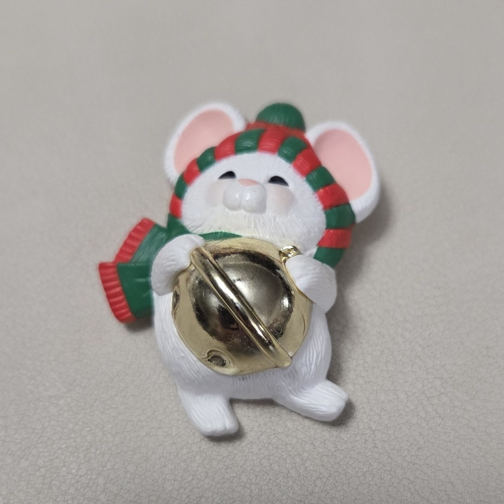 Vintage HALLMARK Signed Christmas Miniature Mouse Jingle‎ Bell Brooch Pin